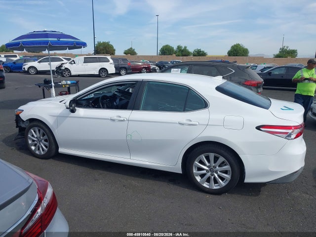 4T1B11HK8KU733437 Toyota CAMRY LE