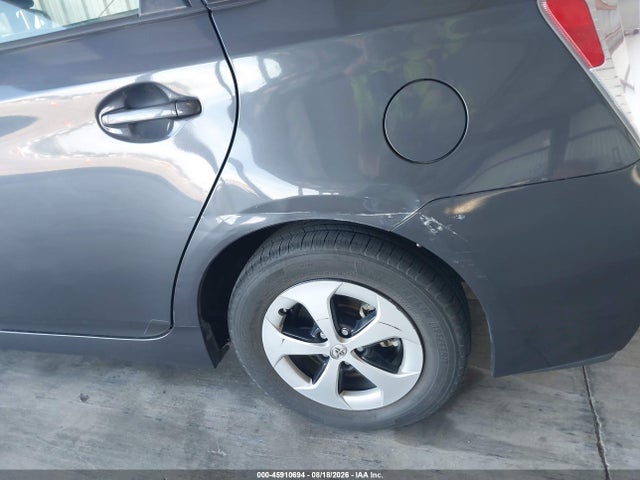 Toyota Prius Two 2015 JTDKN3DUXF1999139 Image 17