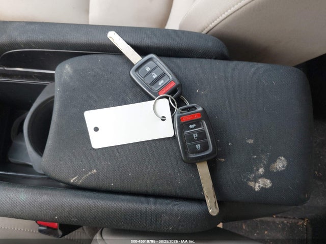 45910785 :رقم المزاد ، 19XFC2F58GE200240 vin ، 2016 Honda Civic Lx مزاد بيع
