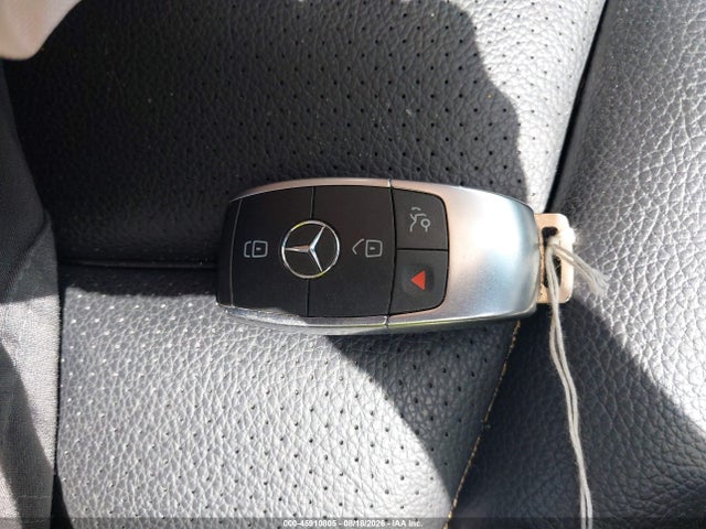 45910805 :رقم المزاد ، W1KWF8EB8MR614027 vin ، 2021 Mercedes-benz C 300 4matic مزاد بيع