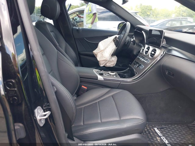 45910805 :رقم المزاد ، W1KWF8EB8MR614027 vin ، 2021 Mercedes-benz C 300 4matic مزاد بيع