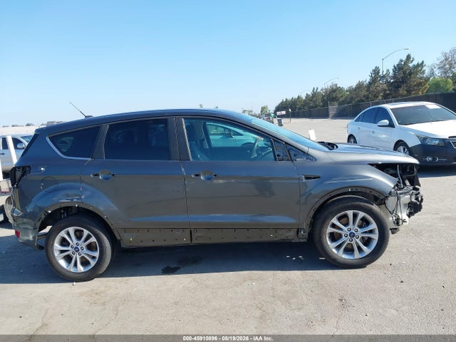 2017 Ford Escape Se მანქანა იყიდება აუქციონზე, vin: 1FMCU0GD1HUE96761, აუქციონის ნომერი: 45910896