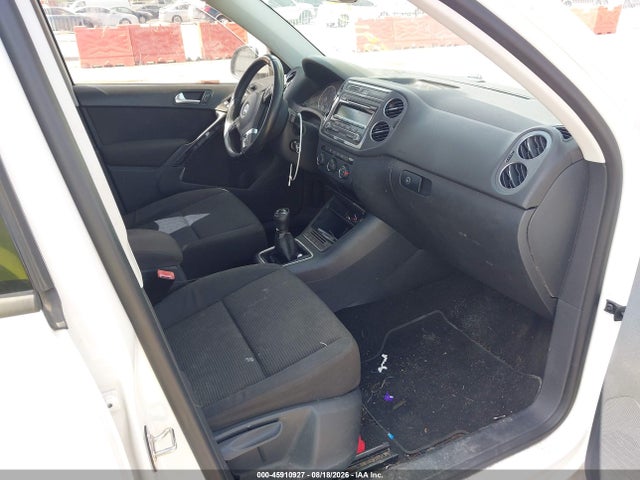 45910927 :رقم المزاد ، WVGCV3AX5DW593431 vin ، 2013 Volkswagen Tiguan S مزاد بيع