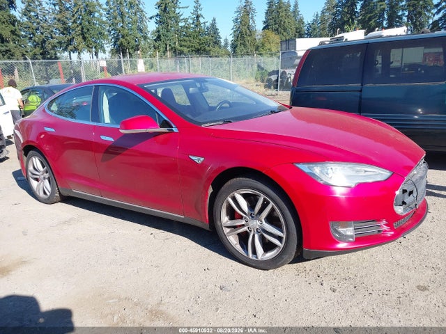 2014 Tesla Model S P85 მანქანა იყიდება აუქციონზე, vin: 5YJSA1H17EFP31798, აუქციონის ნომერი: 45910932