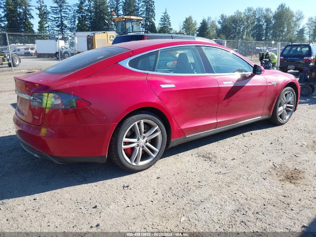 2014 Tesla Model S P85 მანქანა იყიდება აუქციონზე, vin: 5YJSA1H17EFP31798, აუქციონის ნომერი: 45910932
