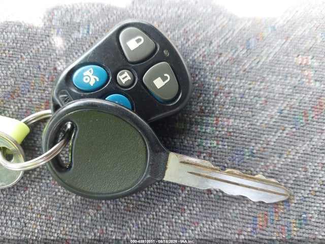 45910951 :رقم المزاد ، 2C4GJ2533YR824666 vin ، 2000 Chrysler Voyager مزاد بيع