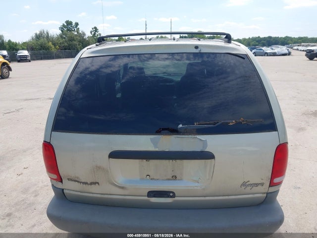 45910951 :رقم المزاد ، 2C4GJ2533YR824666 vin ، 2000 Chrysler Voyager مزاد بيع
