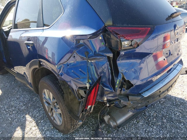 45910956 :رقم المزاد ، 5N1BT3AB3PC811863 vin ، 2023 Nissan Rogue S Intelligent Awd مزاد بيع