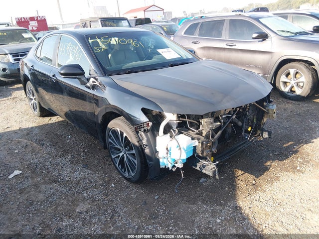 45910961 :رقم المزاد ، 4T1B11HK2JU580620 vin ، 2018 Toyota Camry Se مزاد بيع