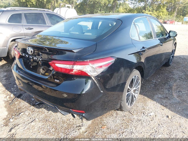 45910961 :رقم المزاد ، 4T1B11HK2JU580620 vin ، 2018 Toyota Camry Se مزاد بيع