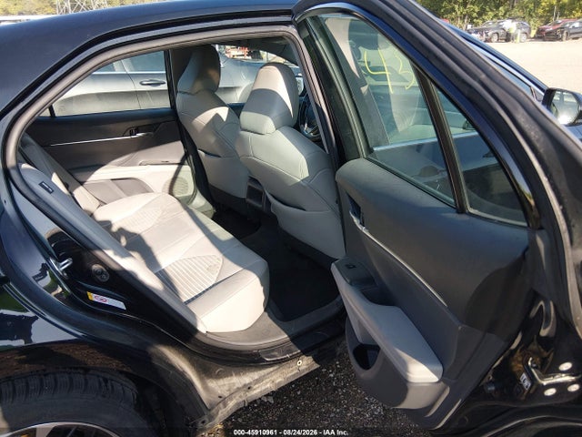 45910961 :رقم المزاد ، 4T1B11HK2JU580620 vin ، 2018 Toyota Camry Se مزاد بيع