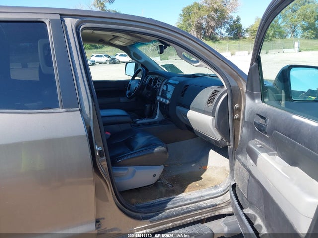45911130 :رقم المزاد ، 5TFUW5F14AX157925 vin ، 2010 Toyota Tundra Grade 5.7l V8 مزاد بيع