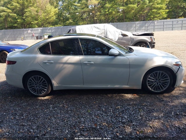 Продажа на аукционе авто 2018 Alfa Romeo Giulia Ti Lusso Awd, vin: ZARFAEEN1J7572783, номер лота: 45911143