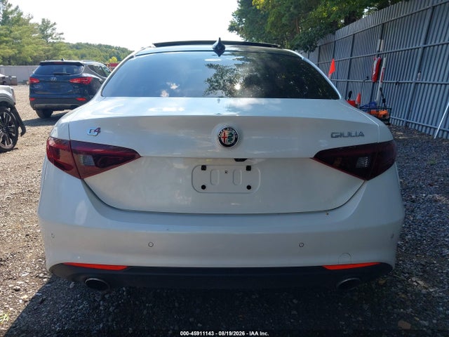 Продажа на аукционе авто 2018 Alfa Romeo Giulia Ti Lusso Awd, vin: ZARFAEEN1J7572783, номер лота: 45911143