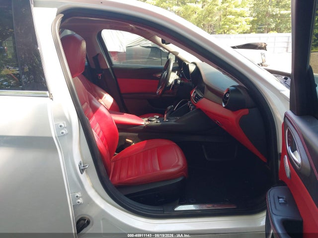 Продажа на аукционе авто 2018 Alfa Romeo Giulia Ti Lusso Awd, vin: ZARFAEEN1J7572783, номер лота: 45911143