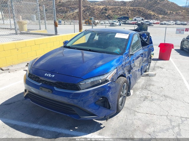 KIA Forte Lxs 2023 3KPF24AD9PE517974 Image 2