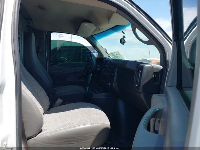 2015 Chevrolet Express 3500 Work Van მანქანა იყიდება აუქციონზე, vin: 1GCZGUCG5F1149834, აუქციონის ნომერი: 45911215