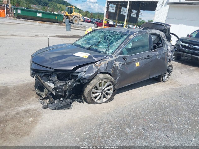 Продаж на аукціоні авто 2022 Toyota Camry Le, vin: 4T1C11AK1NU663671, номер лоту: 45911236