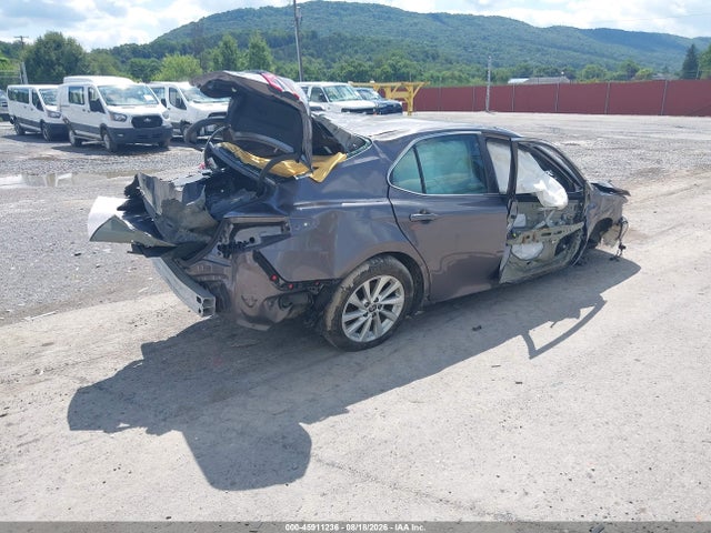 Продаж на аукціоні авто 2022 Toyota Camry Le, vin: 4T1C11AK1NU663671, номер лоту: 45911236