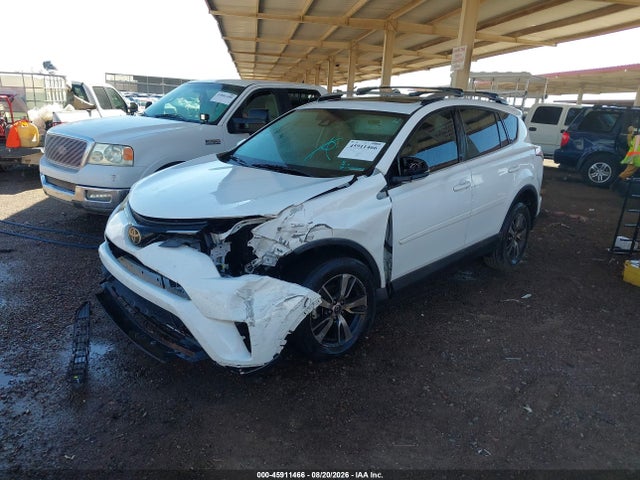 2T3RFREV9HW564218 Toyota Rav4 Xle