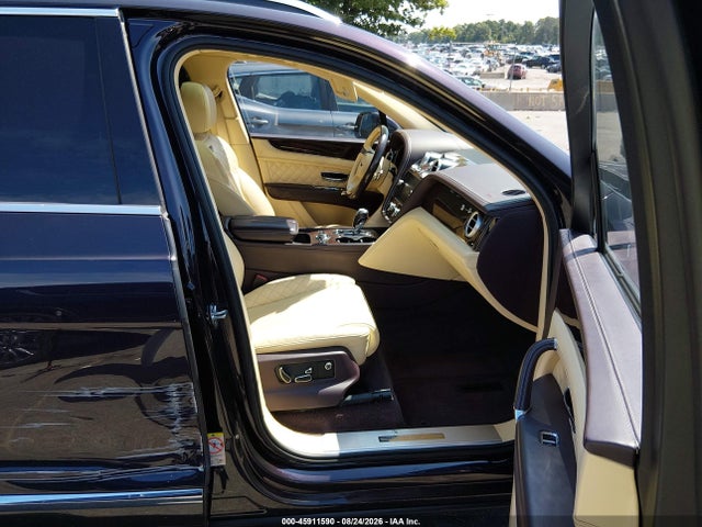 Продажа на аукционе авто 2017 Bentley Bentayga W12/w12 First Edition, vin: SJAAC2ZV9HC015209, номер лота: 45911590