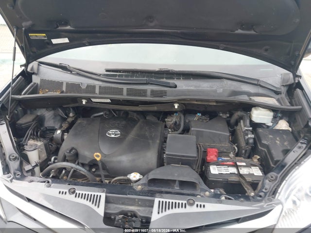 2019 Toyota Sienna Xle Premium 7 Passenger მანქანა იყიდება აუქციონზე, vin: 5TDDZ3DCXKS227127, აუქციონის ნომერი: 45911607