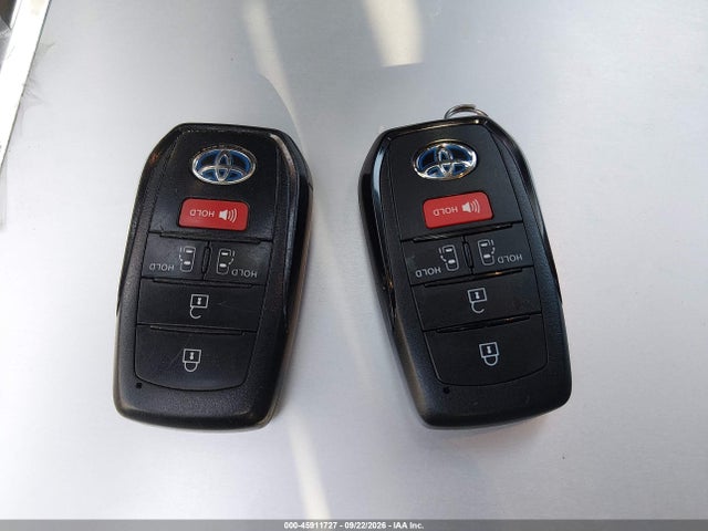 Toyota SIENNA LE 2021 5TDBRKEC4MS073310 Image 11