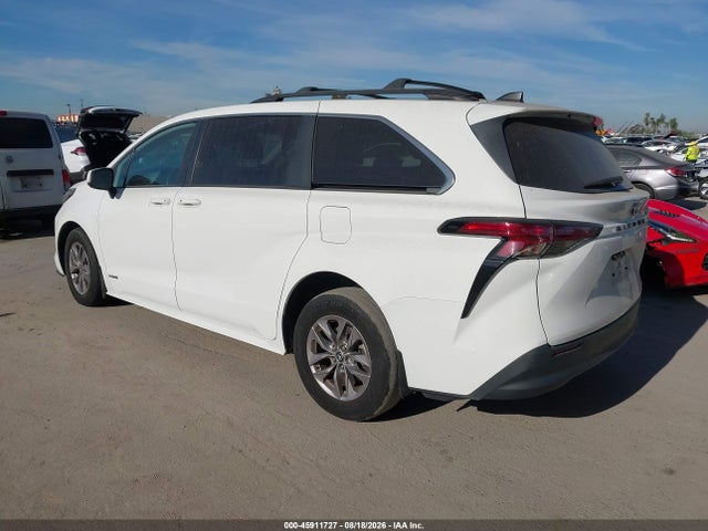Toyota SIENNA LE 2021 5TDBRKEC4MS073310 Image 3