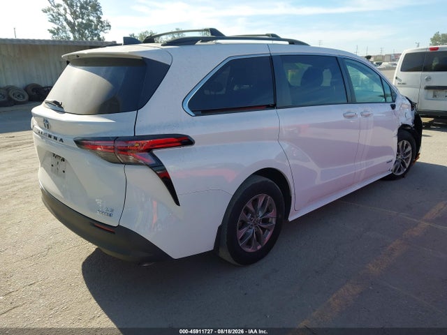 Toyota SIENNA LE 2021 5TDBRKEC4MS073310 Image 4
