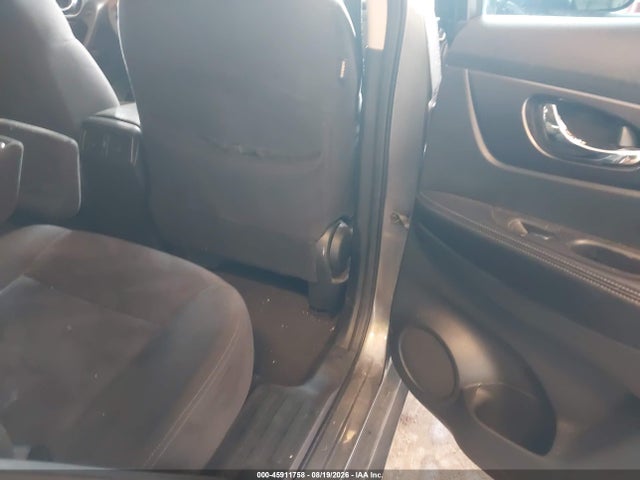 2015 Nissan Rogue S მანქანა იყიდება აუქციონზე, vin: KNMAT2MT2FP584672, აუქციონის ნომერი: 45911758