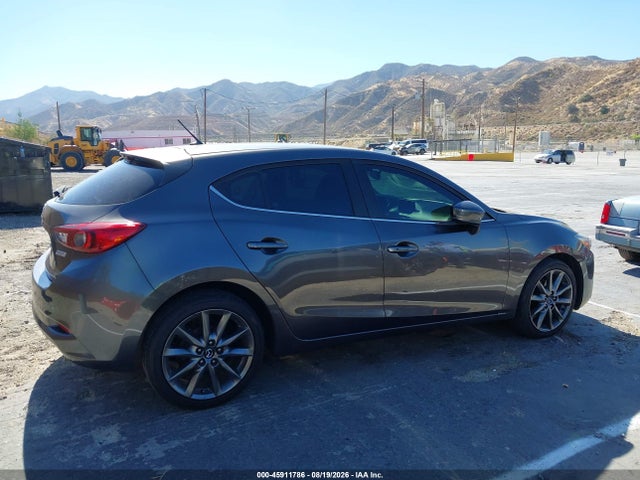 3MZBN1L36JM269590 Mazda Mazda3 Touring