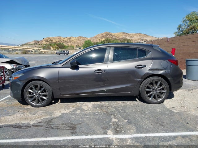 3MZBN1L36JM269590 Mazda Mazda3 Touring