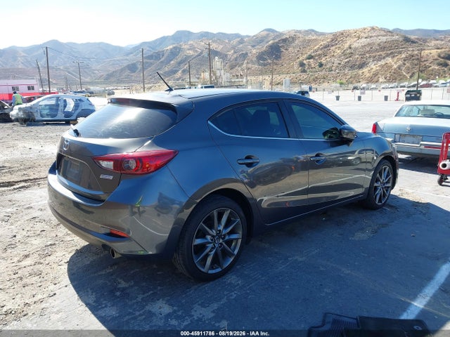3MZBN1L36JM269590 Mazda Mazda3 Touring