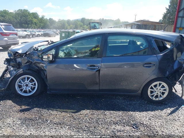 Продажа на аукционе авто 2013 Toyota Prius V Three, vin: JTDZN3EU2D3230519, номер лота: 45911814