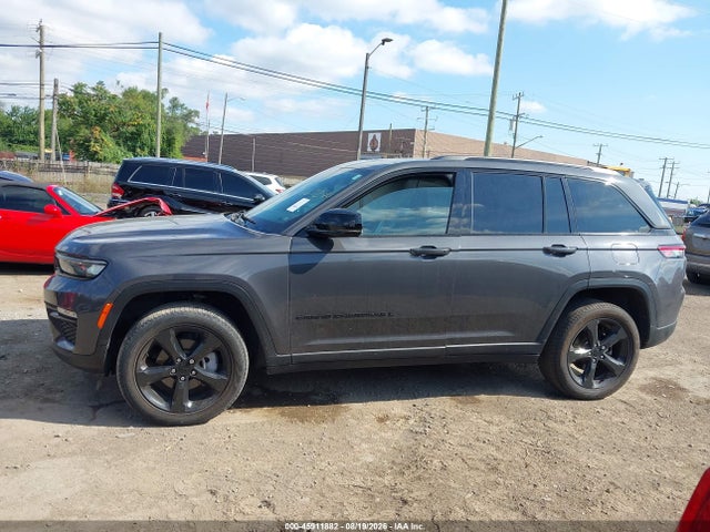 Продажа на аукционе авто 2023 Jeep Grand Cherokee Limited 4x4, vin: 1C4RJHBGXPC667244, номер лота: 45911882