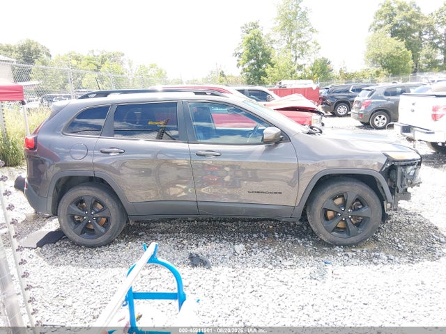 45911901 :رقم المزاد ، 1C4PJMCB1JD501733 vin ، 2018 Jeep Cherokee Latitude 4x4 مزاد بيع