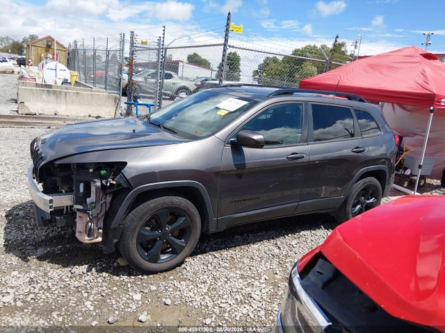 45911901 :رقم المزاد ، 1C4PJMCB1JD501733 vin ، 2018 Jeep Cherokee Latitude 4x4 مزاد بيع
