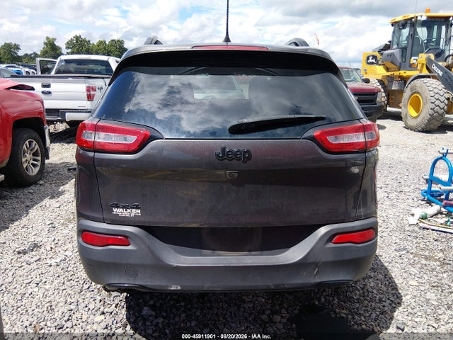45911901 :رقم المزاد ، 1C4PJMCB1JD501733 vin ، 2018 Jeep Cherokee Latitude 4x4 مزاد بيع