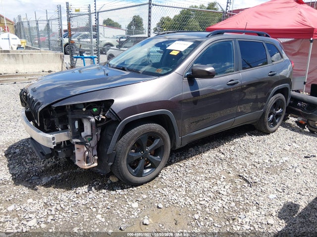 45911901 :رقم المزاد ، 1C4PJMCB1JD501733 vin ، 2018 Jeep Cherokee Latitude 4x4 مزاد بيع