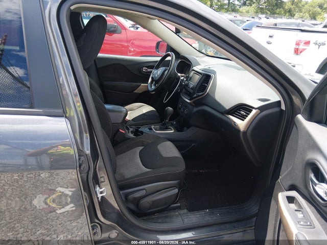 45911901 :رقم المزاد ، 1C4PJMCB1JD501733 vin ، 2018 Jeep Cherokee Latitude 4x4 مزاد بيع