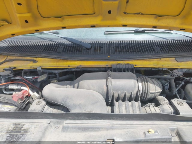 Ford E-350 Cutaway 2015 1FDWE3FS5FDA16410 Image 9