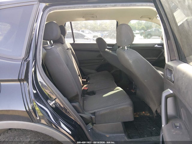 45911922 :رقم المزاد ، 3VV1B7AX6JM067849 vin ، 2018 Volkswagen Tiguan 2.0t S مزاد بيع