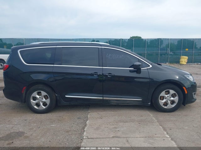 Aukcja sprzedaży 2017 Chrysler Pacifica Touring-l Plus, vin: 2C4RC1EG8HR721517, numer aukcji: 45912085