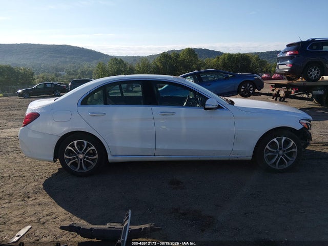 Продажа на аукционе авто 2015 Mercedes-benz C 300 4matic, vin: 55SWF4KB4FU023420, номер лота: 45912173