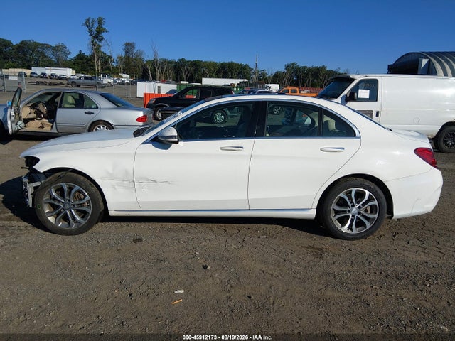 Продажа на аукционе авто 2015 Mercedes-benz C 300 4matic, vin: 55SWF4KB4FU023420, номер лота: 45912173