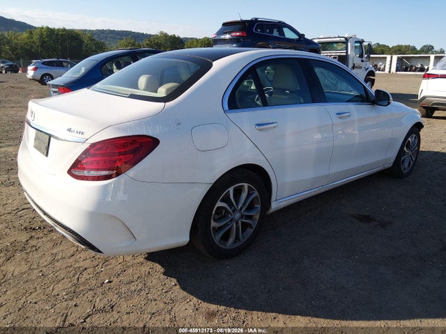 Продажа на аукционе авто 2015 Mercedes-benz C 300 4matic, vin: 55SWF4KB4FU023420, номер лота: 45912173