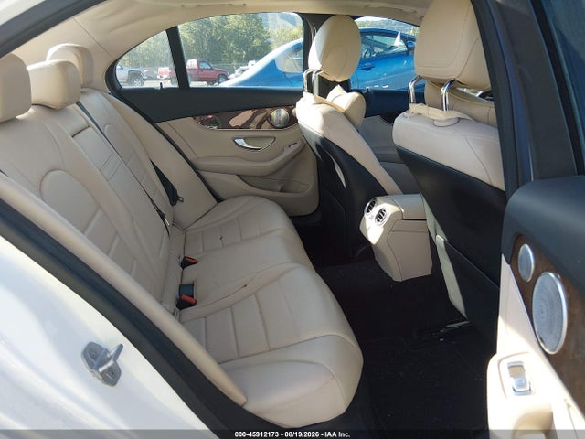 Продажа на аукционе авто 2015 Mercedes-benz C 300 4matic, vin: 55SWF4KB4FU023420, номер лота: 45912173