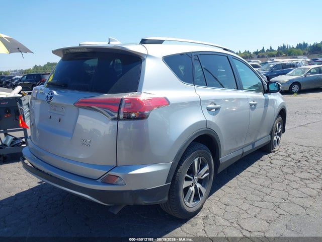 Toyota Rav4 Xle 2017 2T3RFREV3HW610609 Image 4
