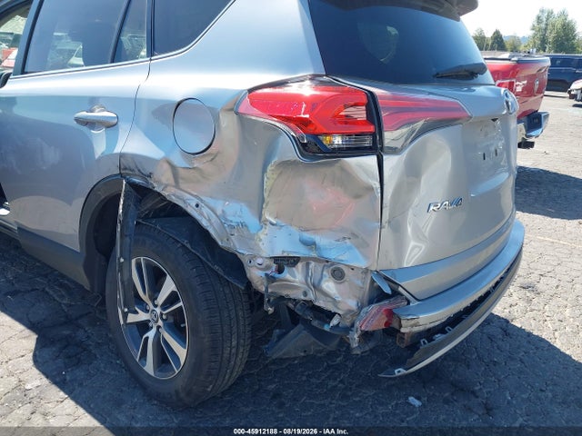 Toyota Rav4 Xle 2017 2T3RFREV3HW610609 Image 6