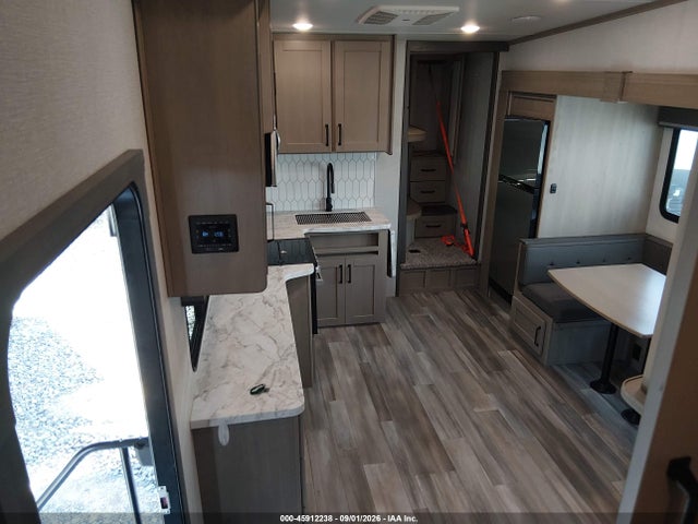 45912238 :رقم المزاد ، 573FR3427R3347424 vin ، 2024 Grand Design Reflection 278bh 5th Whl Travel Trailer مزاد بيع